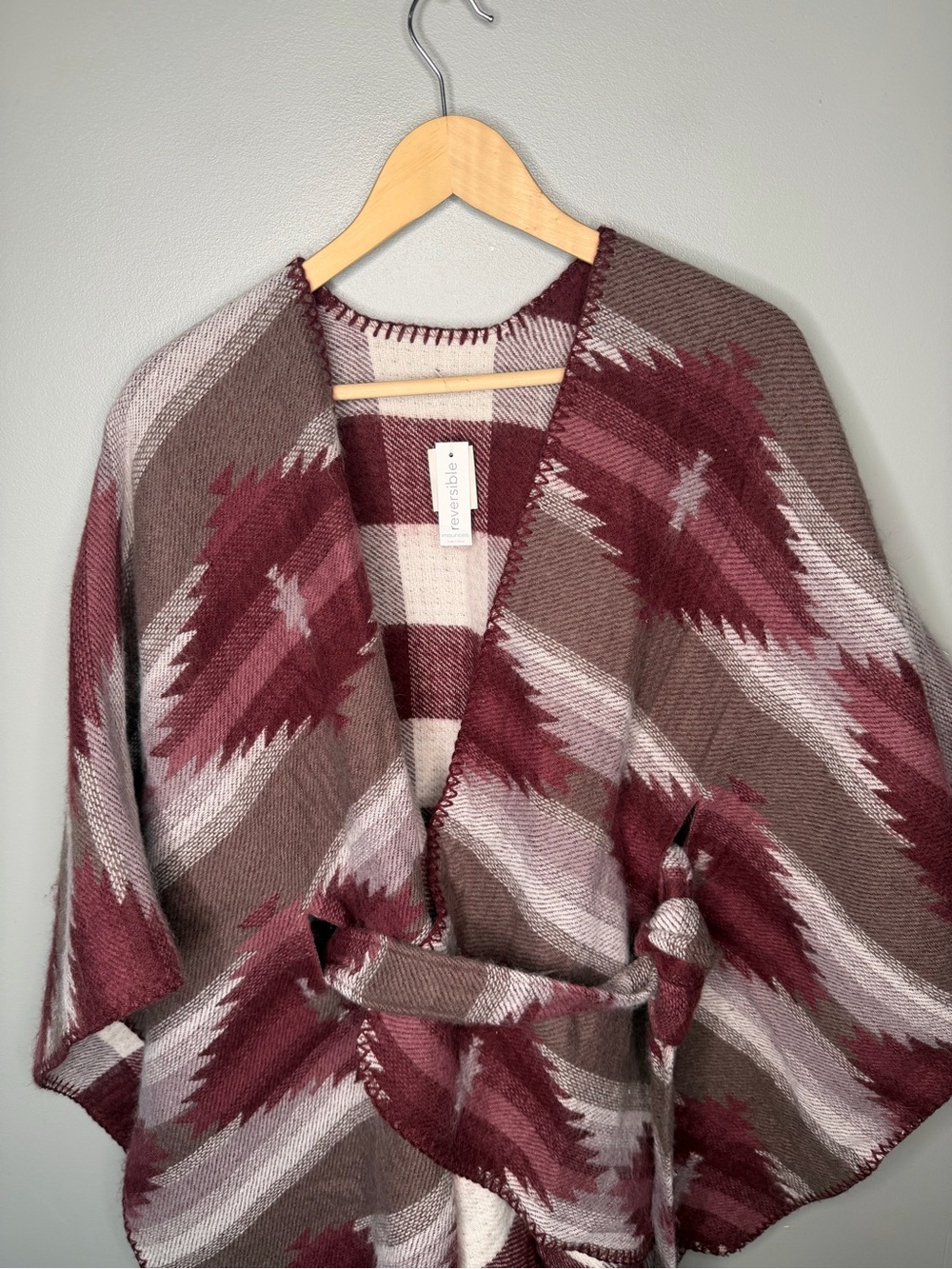 NWT Maurice’s Southwestern Aztec Knit Reversible Tie Poncho Shawl - Picture 4 of 9